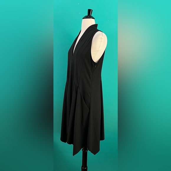 De Philo Black Pleated V Neck Handkerchief Hem Dress - Picture 3 of 9